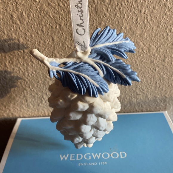 Wedgwood White Jasper + Blue Pine Cone, Porcelain Ornament on Ribbon, New in Box - Picture 2 of 10
